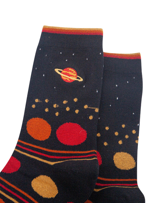 Planet-Combed-Cotton-Pattern-Embroidered-Socks-in-Black/Red-Close-Up