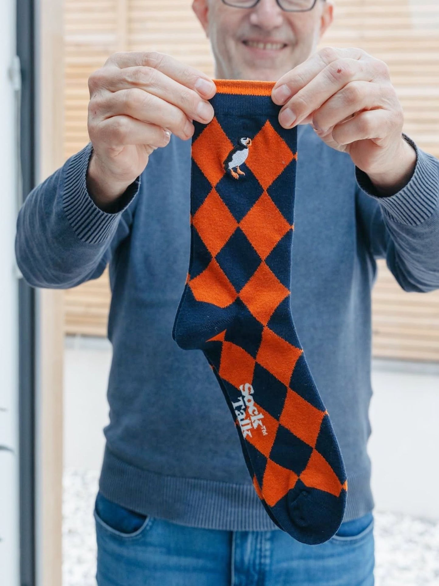 Embroidered-Puffin-Argyle-Combed-Cotton-Socks-in-Navy/Orange