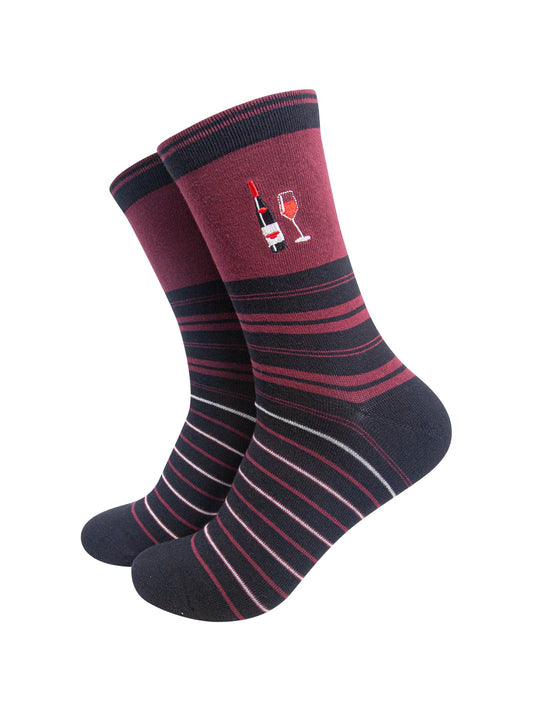 Red-Wine-Combed-Cotton-Pattern-Embroidered-Socks-in-Burgundy-On-Mannequin