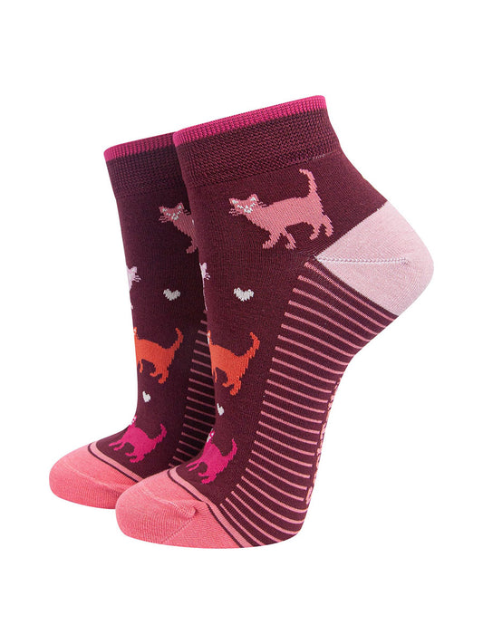 Multi Cat Women's Bamboo Trainer Socks in Burgundy