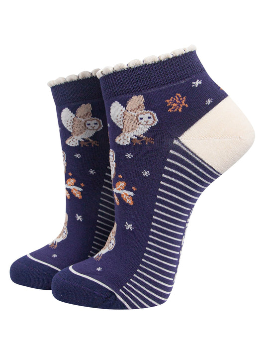Barn-Owl-Women's-Bamboo-Trainer-Socks-in-Navy-Blue-On-Mannequin