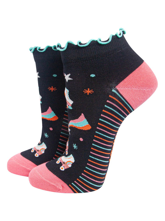 Retro-Rollerskates-Women's-Bamboo-Trainer-Socks-in-Black-On-Mannequin