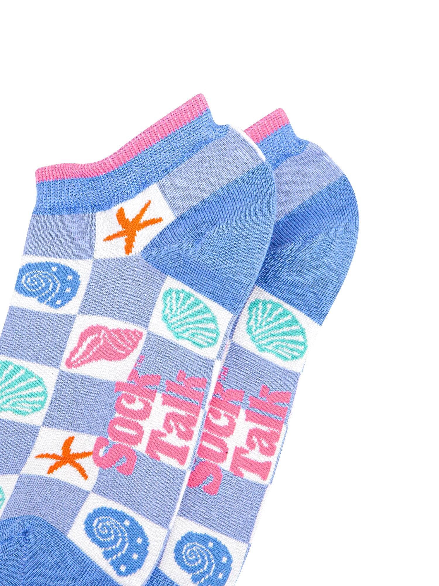 Seashell-Checkerboard-Bamboo-Trainer-Socks-in-Blue-Closeup