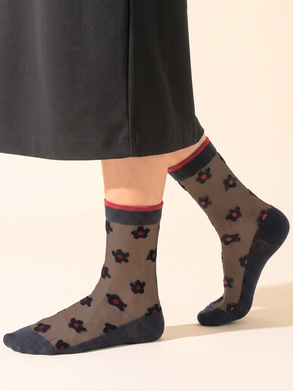 Daisy-Sheer-Socks-in-Black