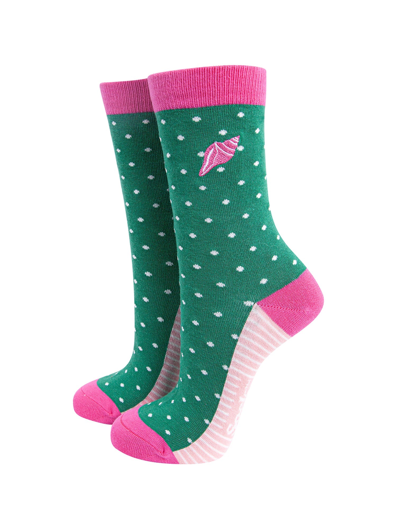Embroidered-Conch-Shell-Combed-Cotton-Socks-in-Green-Pink-Mannequin