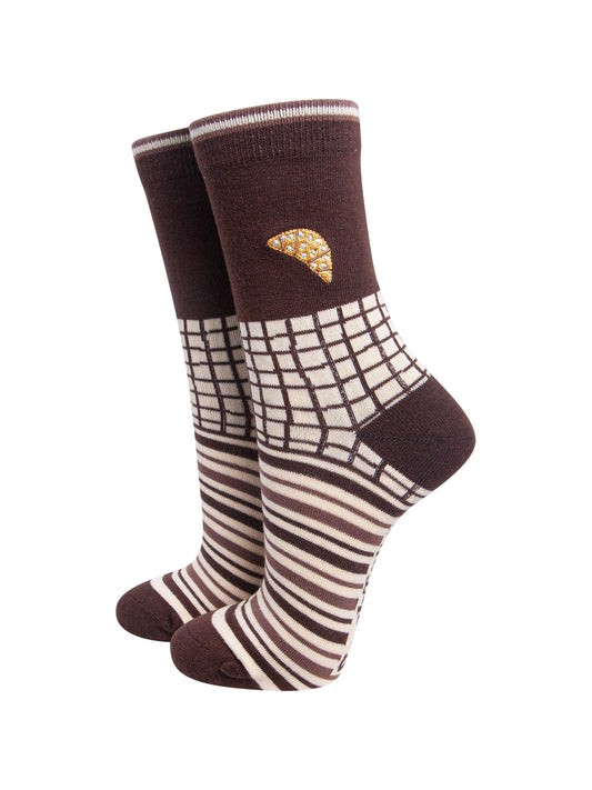 Croissant-Combed-Cotton-Pattern-Embroidered-Socks-in-Brown/Cream-On-Mannequin