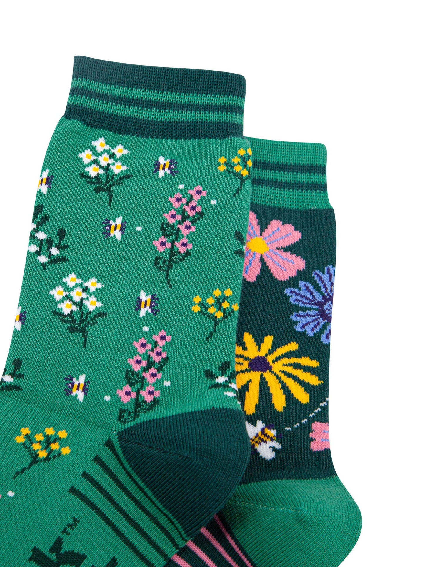 Floral-Combed-Cotton-Odd-Socks-in-Green-Closeup