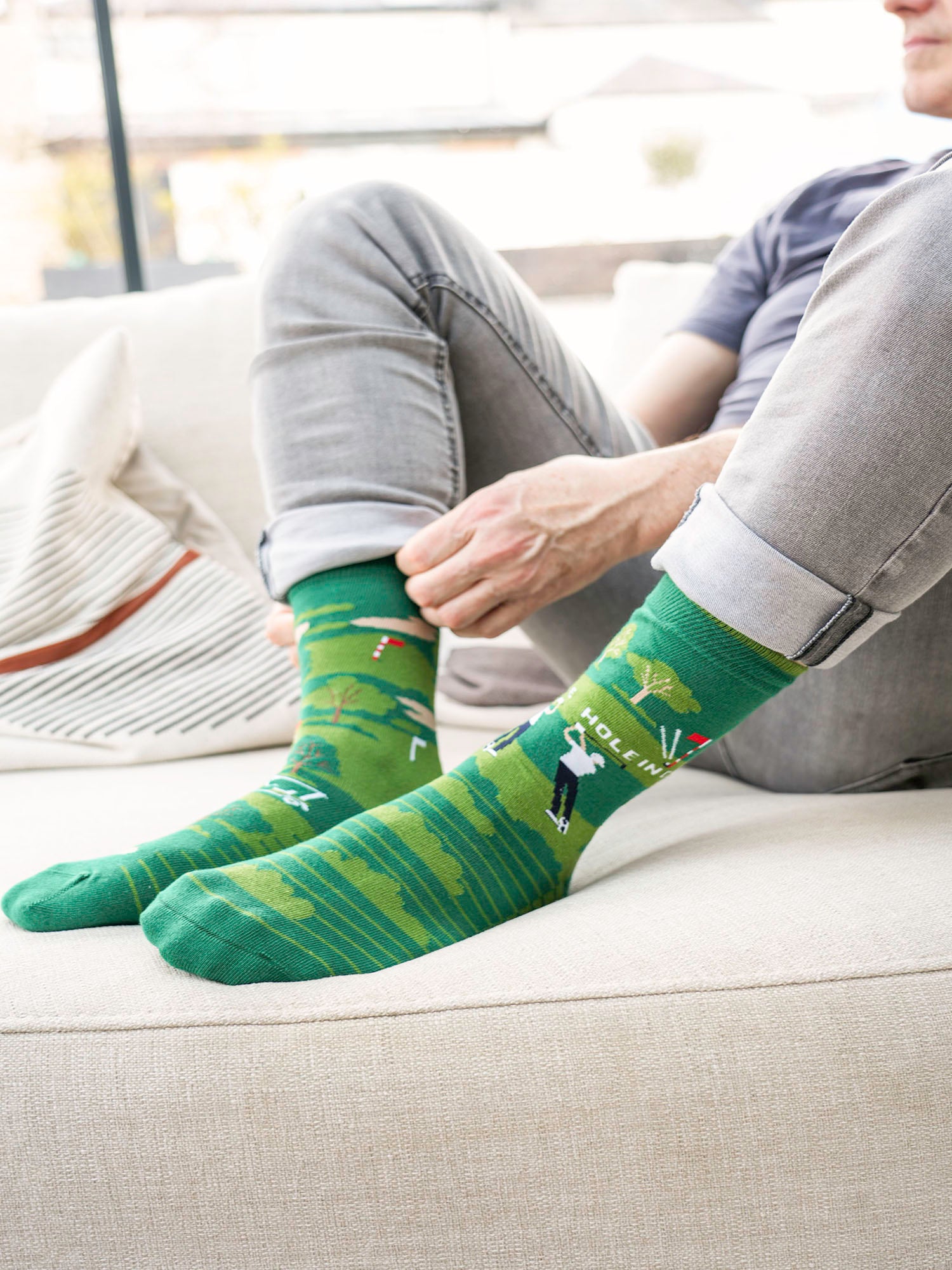 Hole-in-One-Golf-Combed-Cotton-Odd-Socks-in-Green