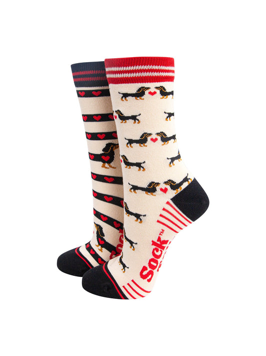 Sausage-Dogs-Hearts-Combed-Cotton-Odd-Socks-in-Cream-Mannequin