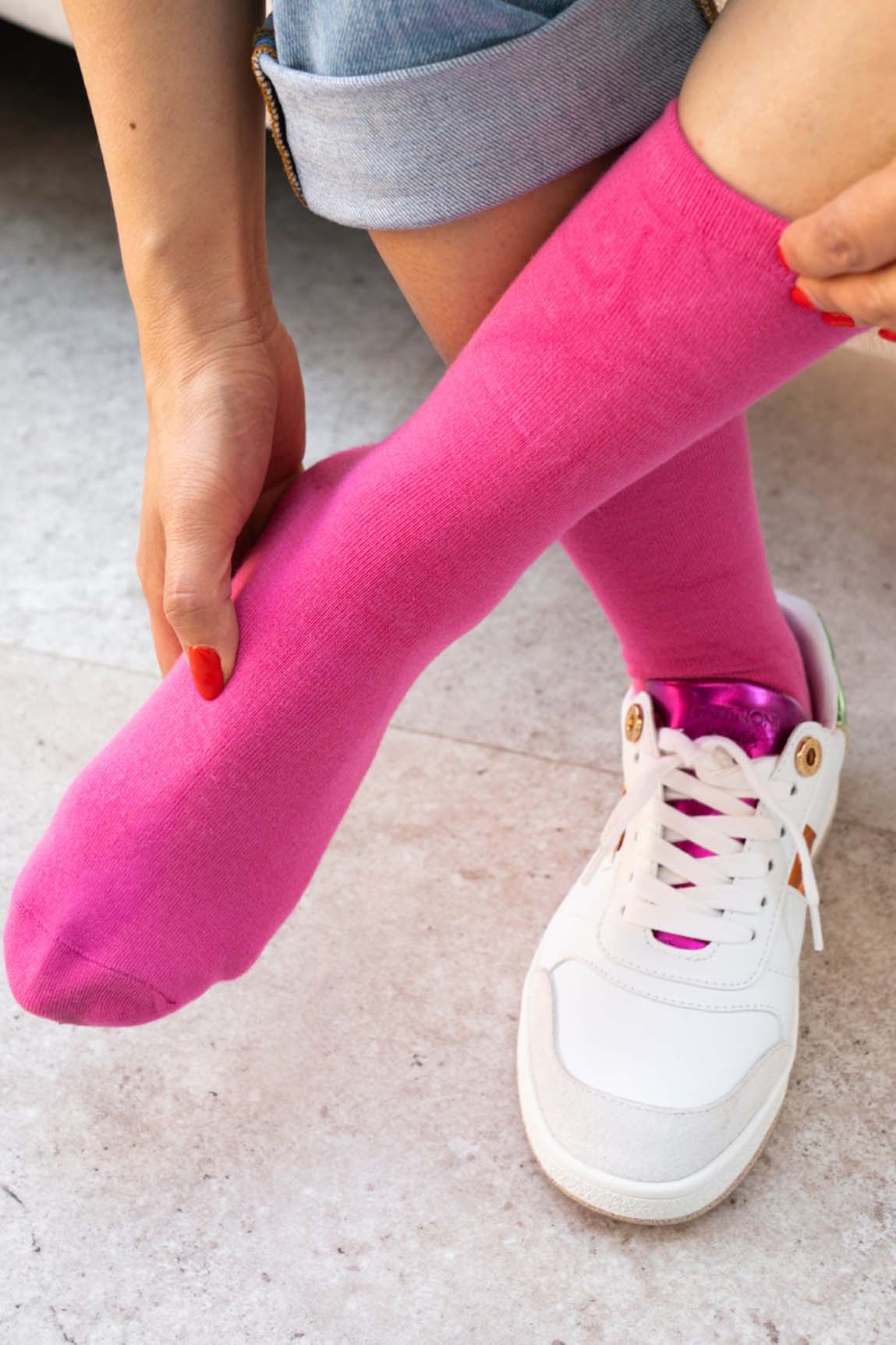 hot-pink-bamboo-socks
