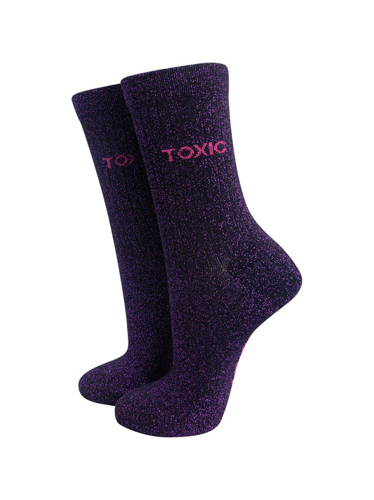 Toxic-Combed-Cotton-Glitter-Socks-in-Black-Purple-On-Mannequin