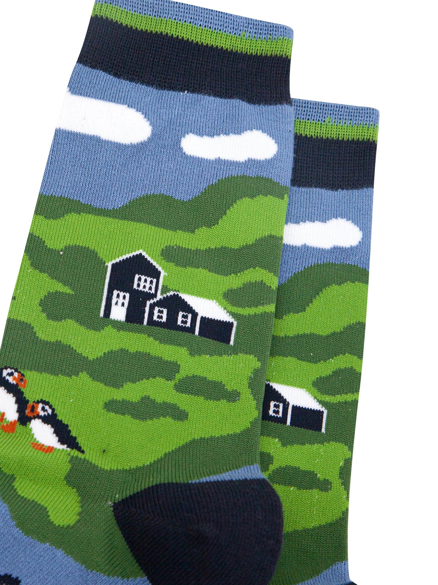 Puffins-&-Lobsters-Bamboo-Socks-in-Green-Closeup