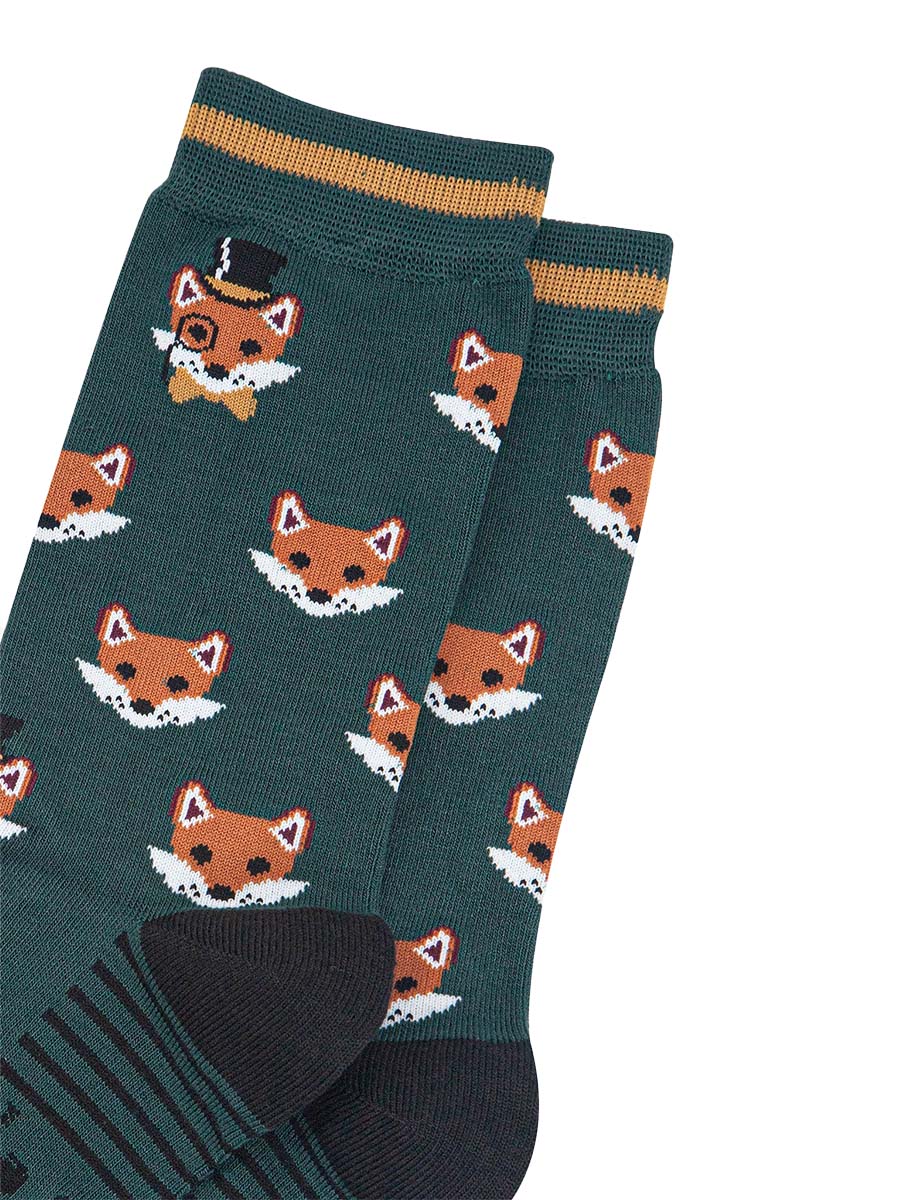 mens-bamboo-socks-forest-green-black-dapper-fox-close-up