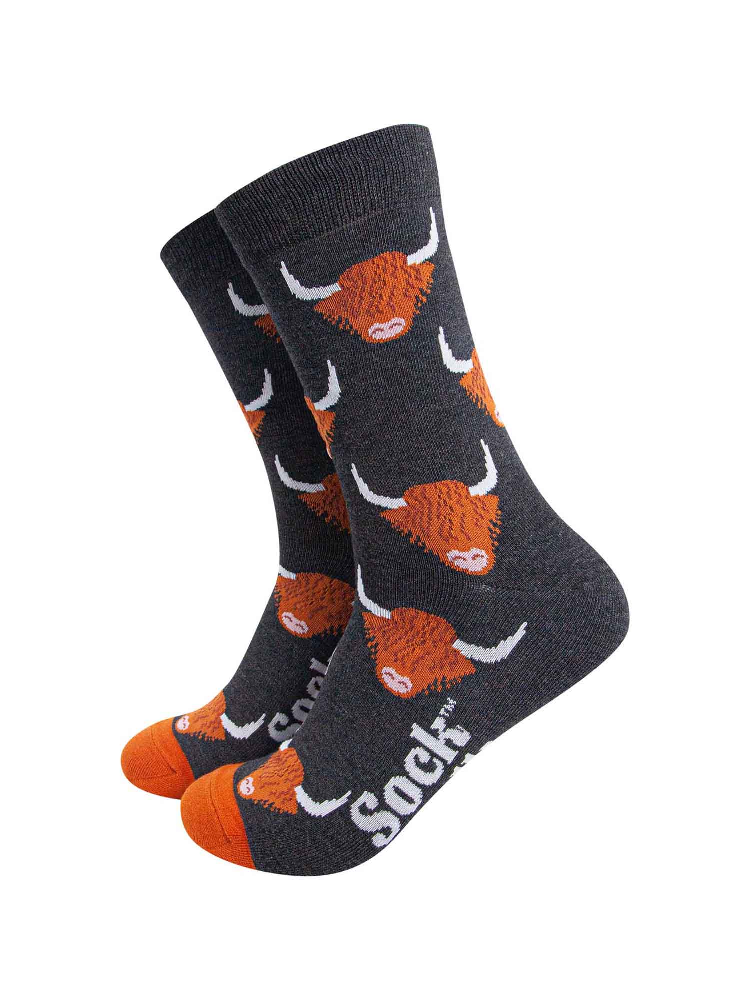 mens-bamboo-socks-black-highland-cow-scottish-cattle-crew-midcalf