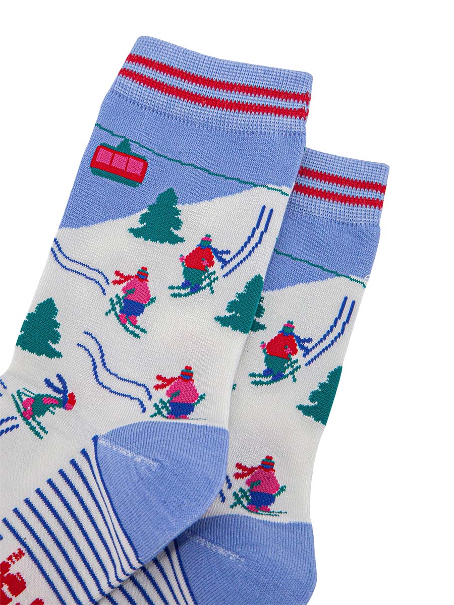 womens-bamboo-socks-sky-blue-red-mountain-ski-close-up