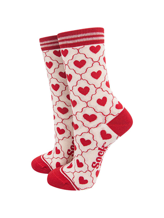 womens-bamboo-socks-cream-red-heart-ribbon-trellis