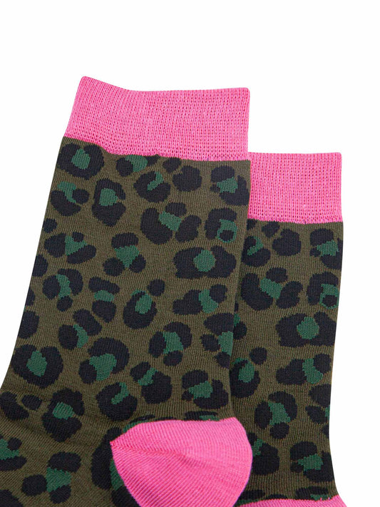 womens-bamboo-socks-khaki-hot-pink-leopard-close-up
