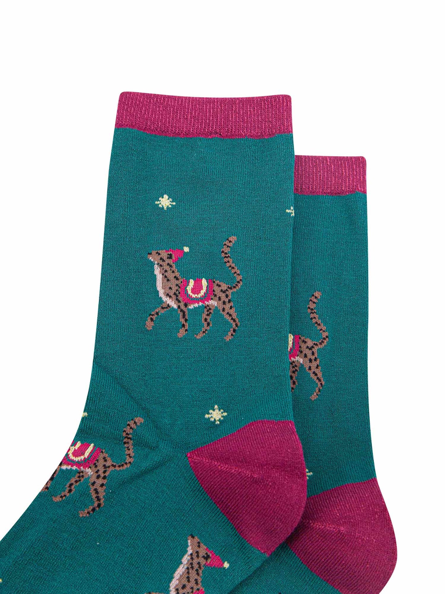 green bamboo ankle socks featuring cheetahs wearing party hats