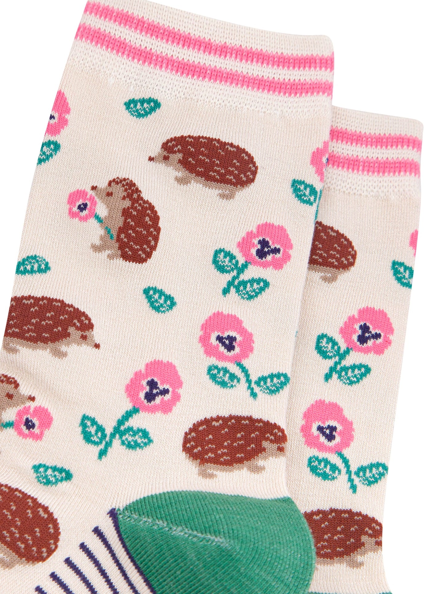 Hedgehog-Floral-Bamboo-Socks-in-Cream-Closeup