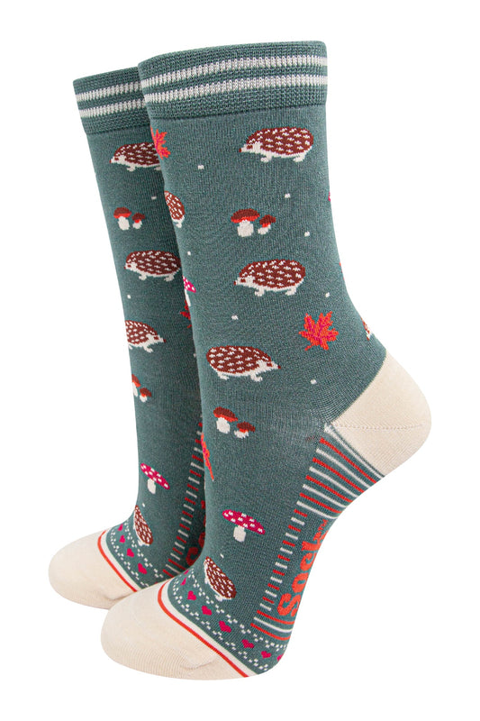 womens-bamboo-socks-sage-green-cream-hedgehog-toadstool-woodland-animals