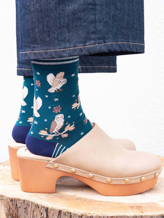 forest-green-owl-print-bamboo-socks