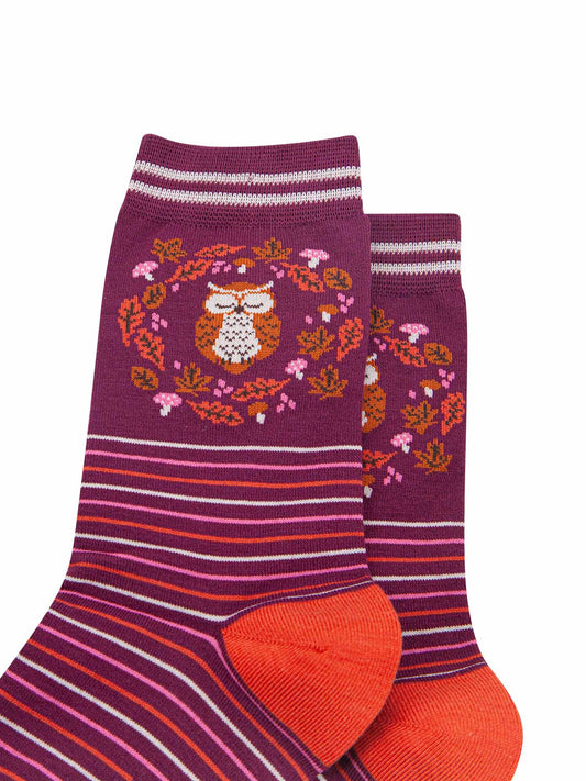 womens-bamboo-socks-berry-owl-close-up