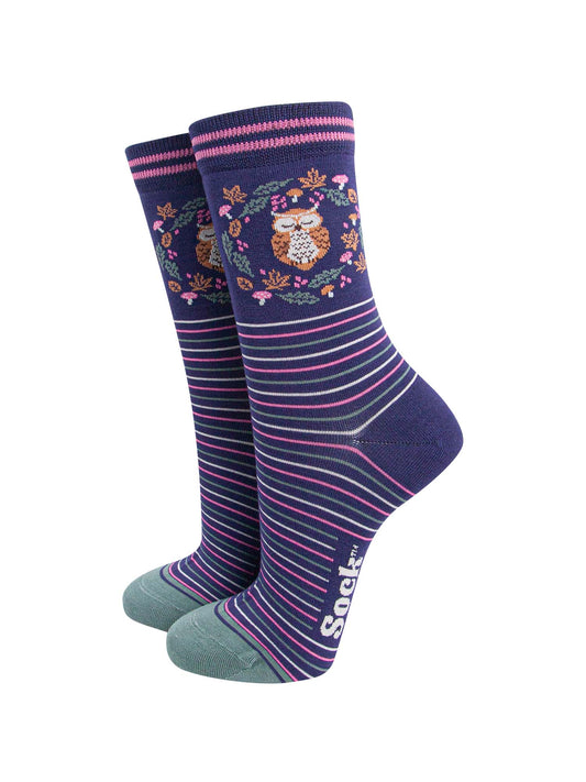 womens-bamboo-socks-navy-blue-sage-owl-in-wreath-woodland-birds