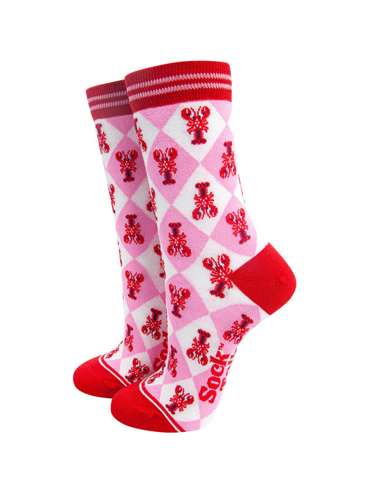 Lobster-Checkerboard-Bamboo-Socks-in-Pink-On-Mannequin