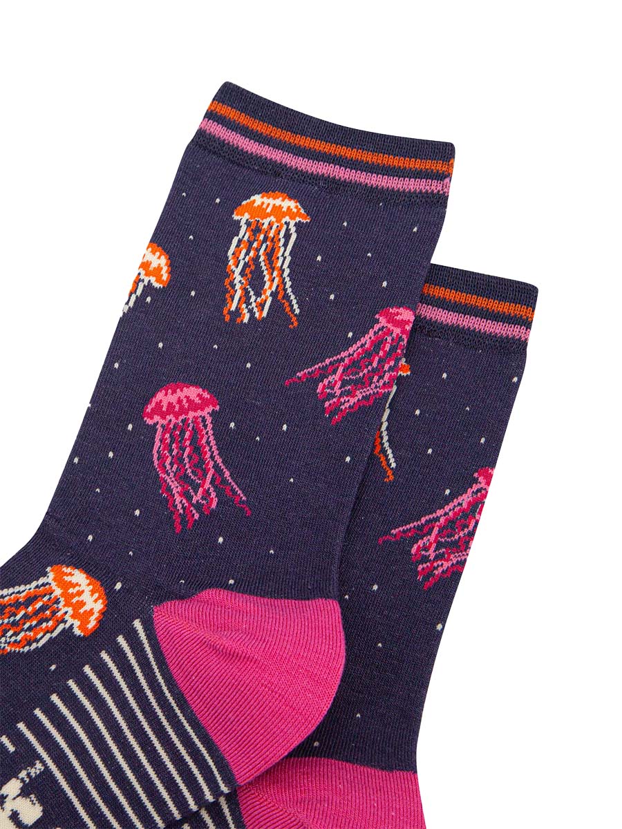 womens-bamboo-socks-navy-jellyfish-close-up-the-jellyfish-are-orange-and-fuchsia-pink