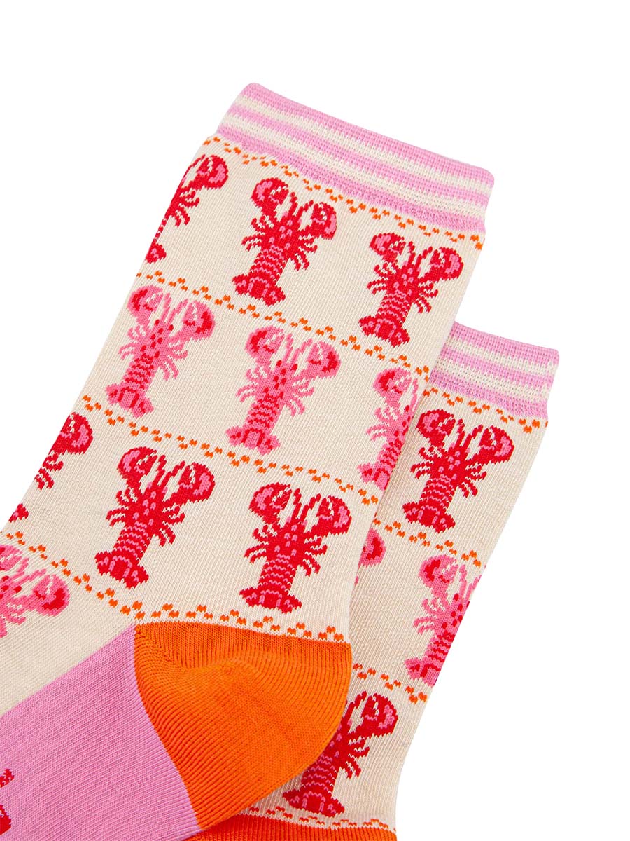 womens-bamboo-socks-cream-lobster-stripes-close-up-the-lobsters-are-separated-by-lines-of-dots
