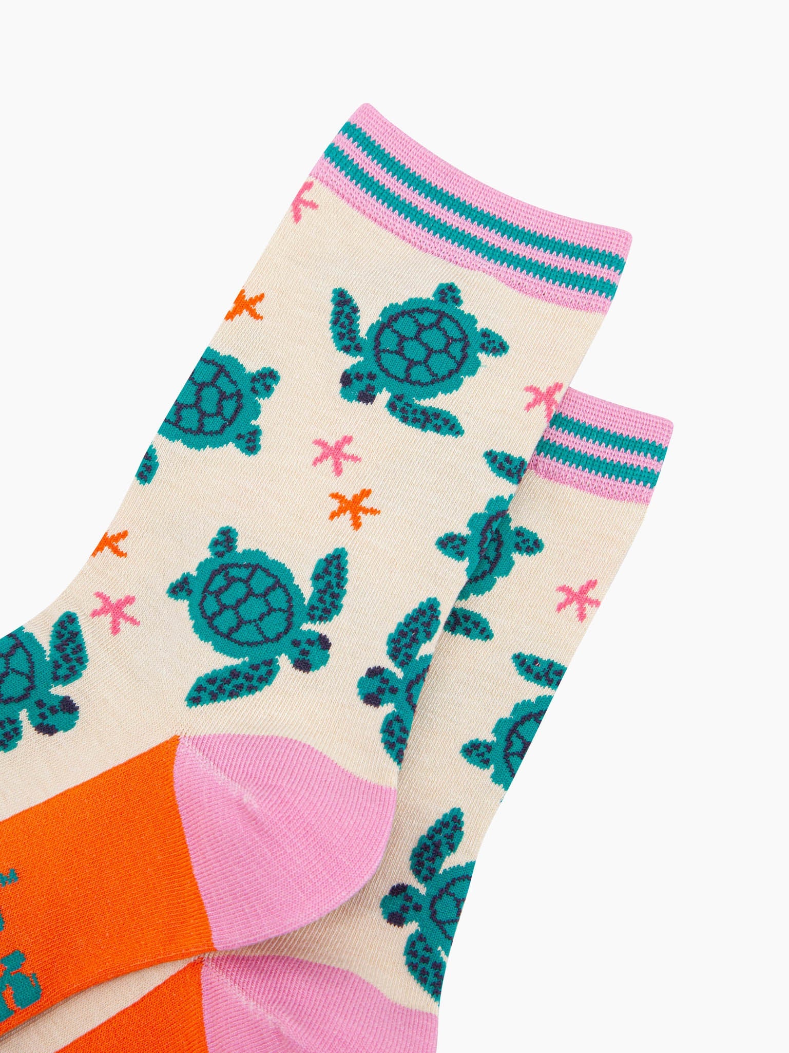 womens-bamboo-socks-cream-sea-turtles-and-starfish-close-up-swimming-turtles-with-dainty-starfish-scattered-around