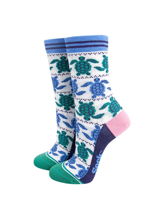 Sea-Turtle-Bamboo-Socks-in-White/Blue-Mannequin