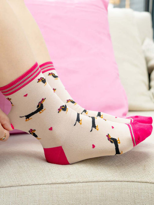 womens-sausage-dog-in-heart-glasses-bamboo-socks
