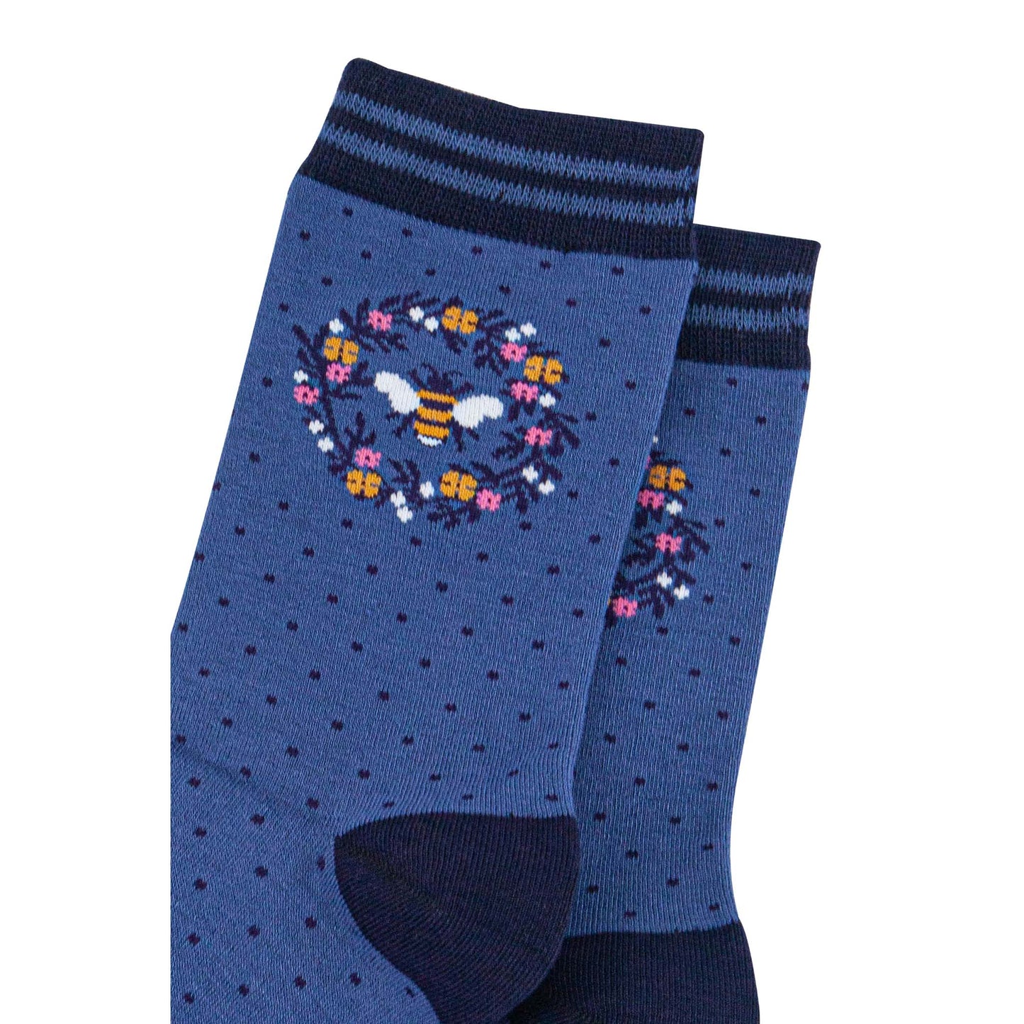 womens-bamboo-socks-denim-blue-navy-blue-bee-wreath-close-up