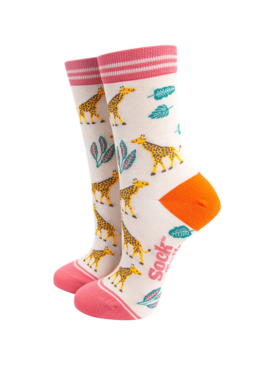 Giraffe-Bamboo-Socks-in-Cream-mannequin