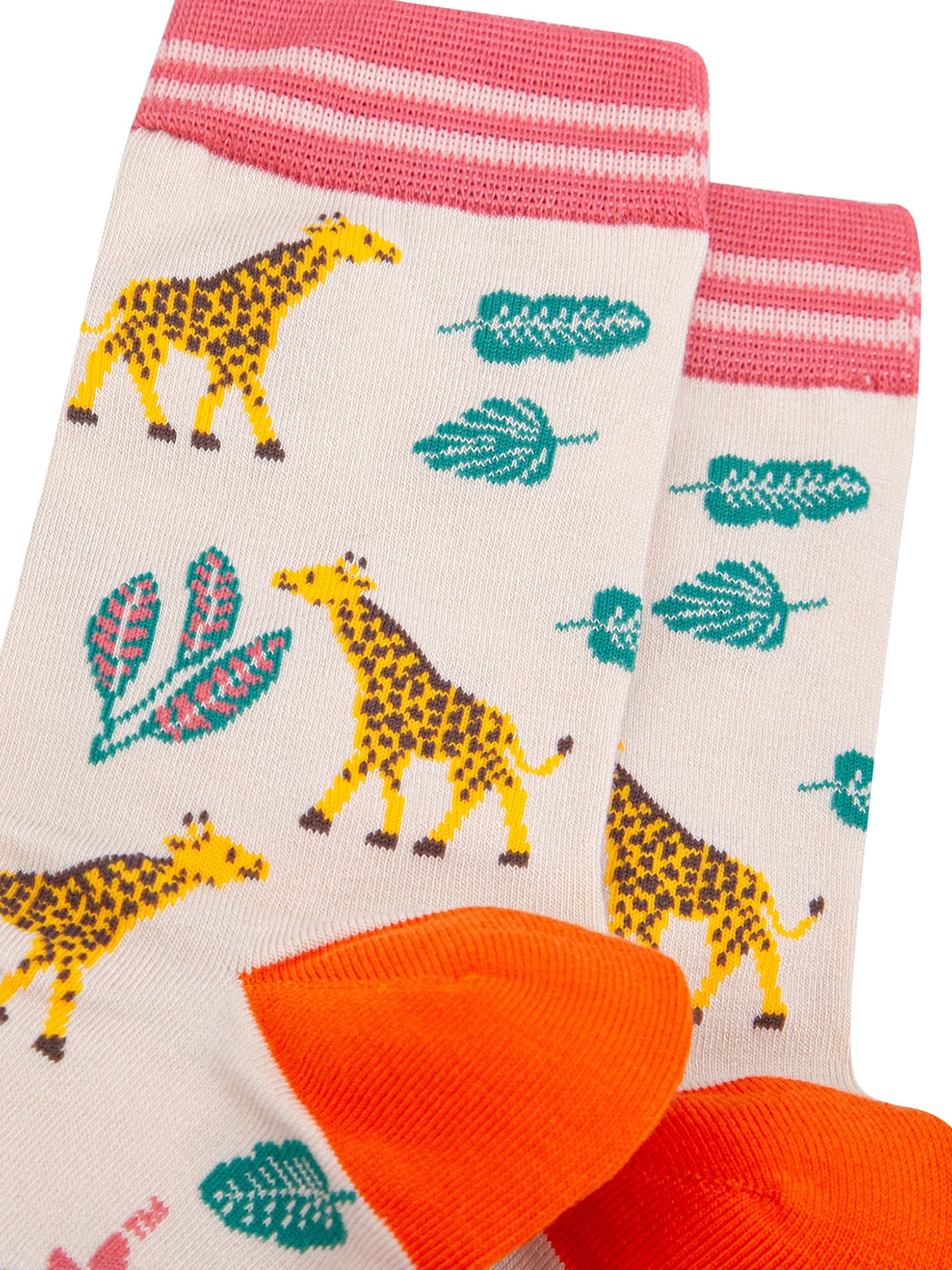 Giraffe-Bamboo-Socks-in-Cream-closeup