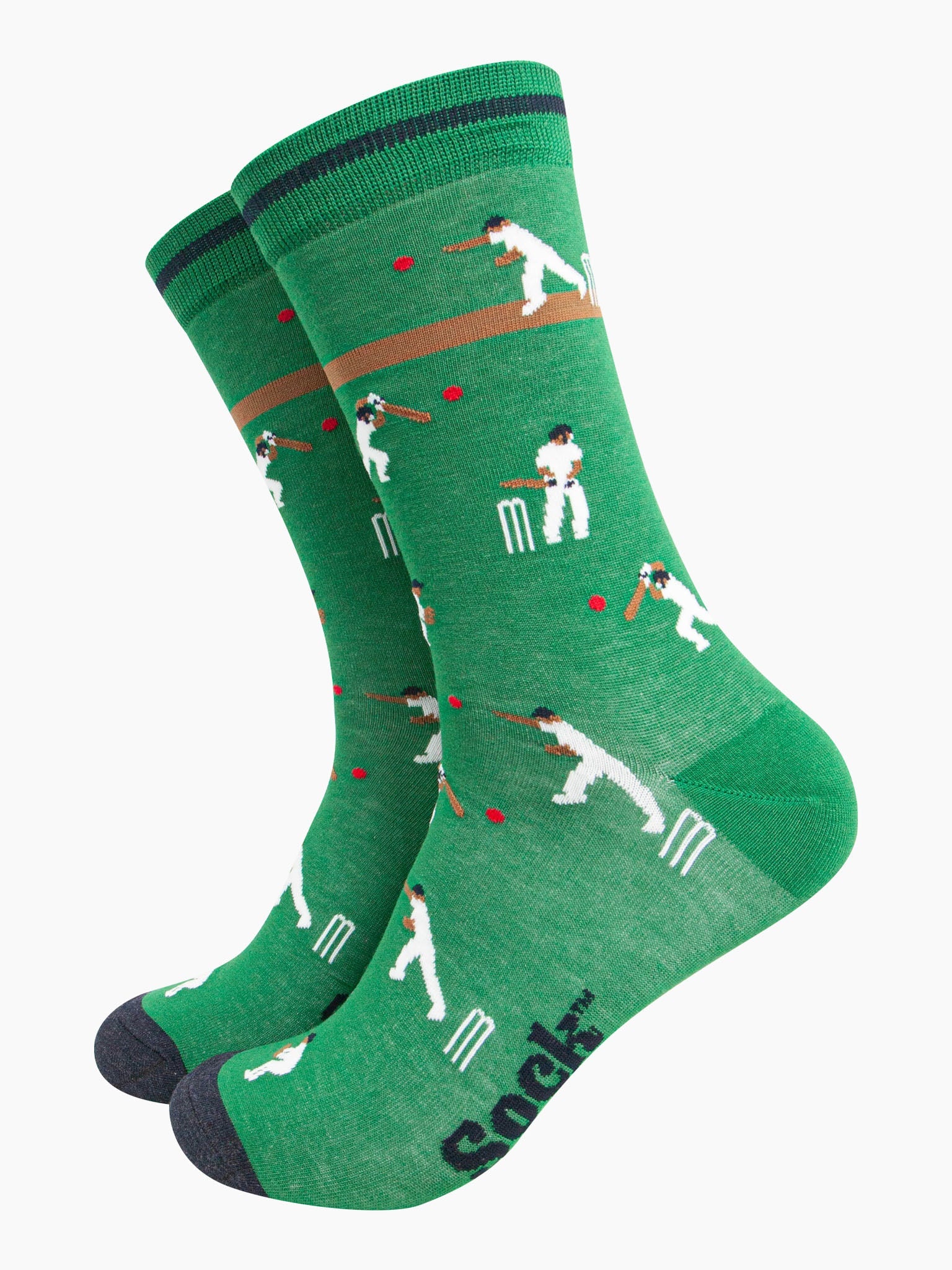 mens-bamboo-socks-green-cricket-players-pattern-criketers-hitting-ball-wickets