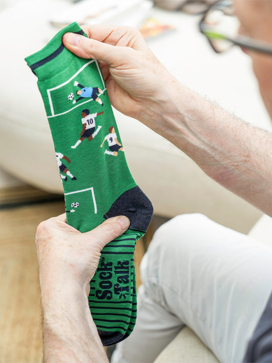 mens-bamboo-socks-green-football-players