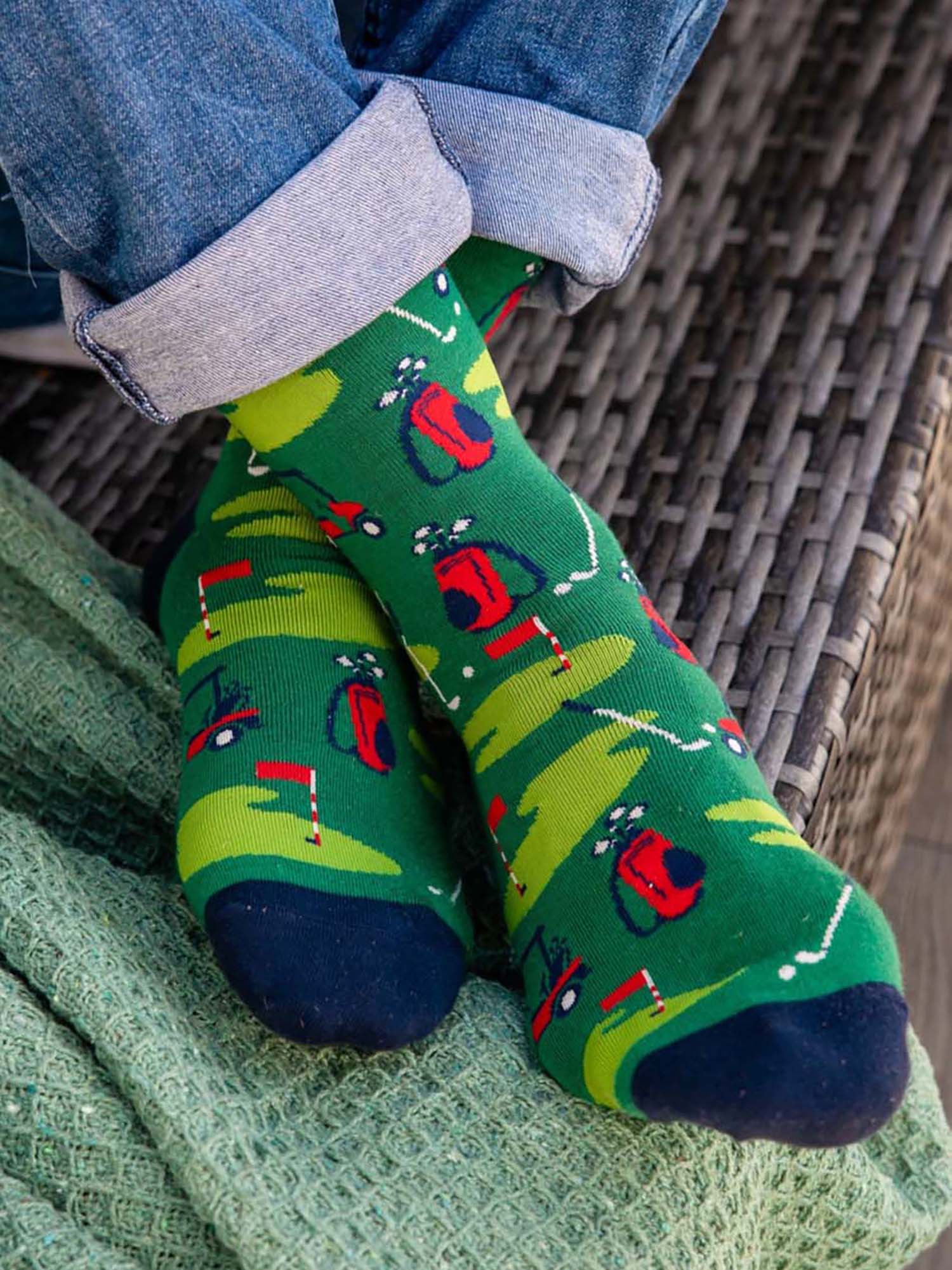 mens-on-the-golfing-green-and-cart-scene-bamboo-socks
