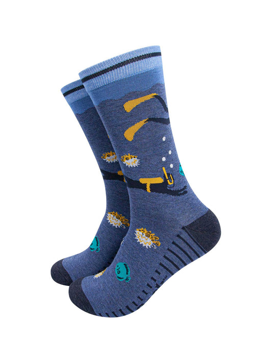 mens-bamboo-socks-denim-blue-scuba-diver-and-fish-pattern-underwater-scene-diver-fish
