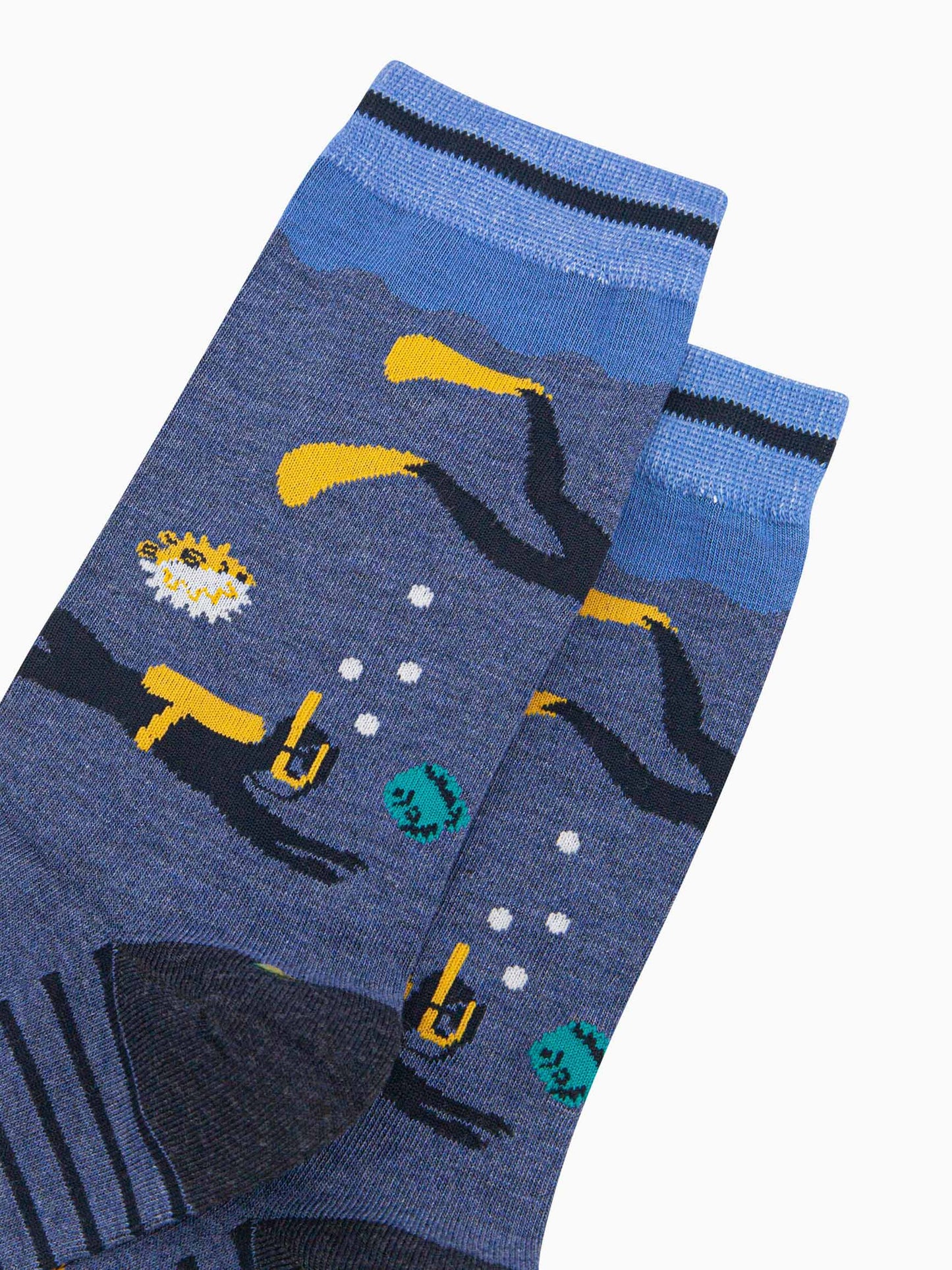 mens-bamboo-socks-denim-blue-scuba-diver-and-fish-close-up-diver-swimming-encircling-design-tropical-fish-scuba-tank-snorkle