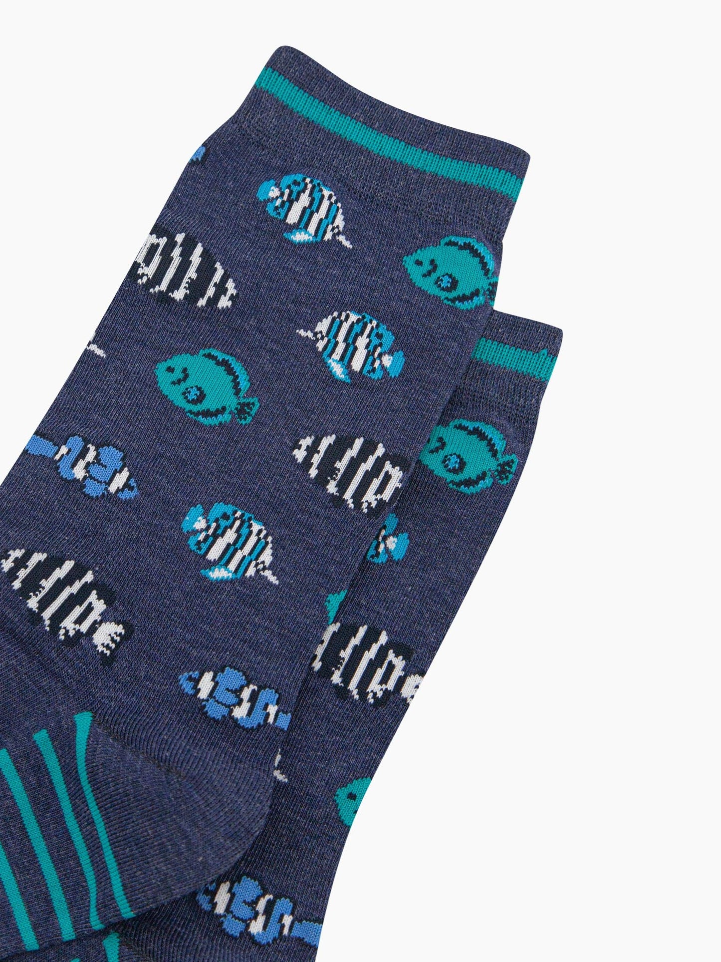 mens-bamboo-socks-navy-tropical-fish-close-up-swimming-fishes-underwater-blue-black-stripes-underwater