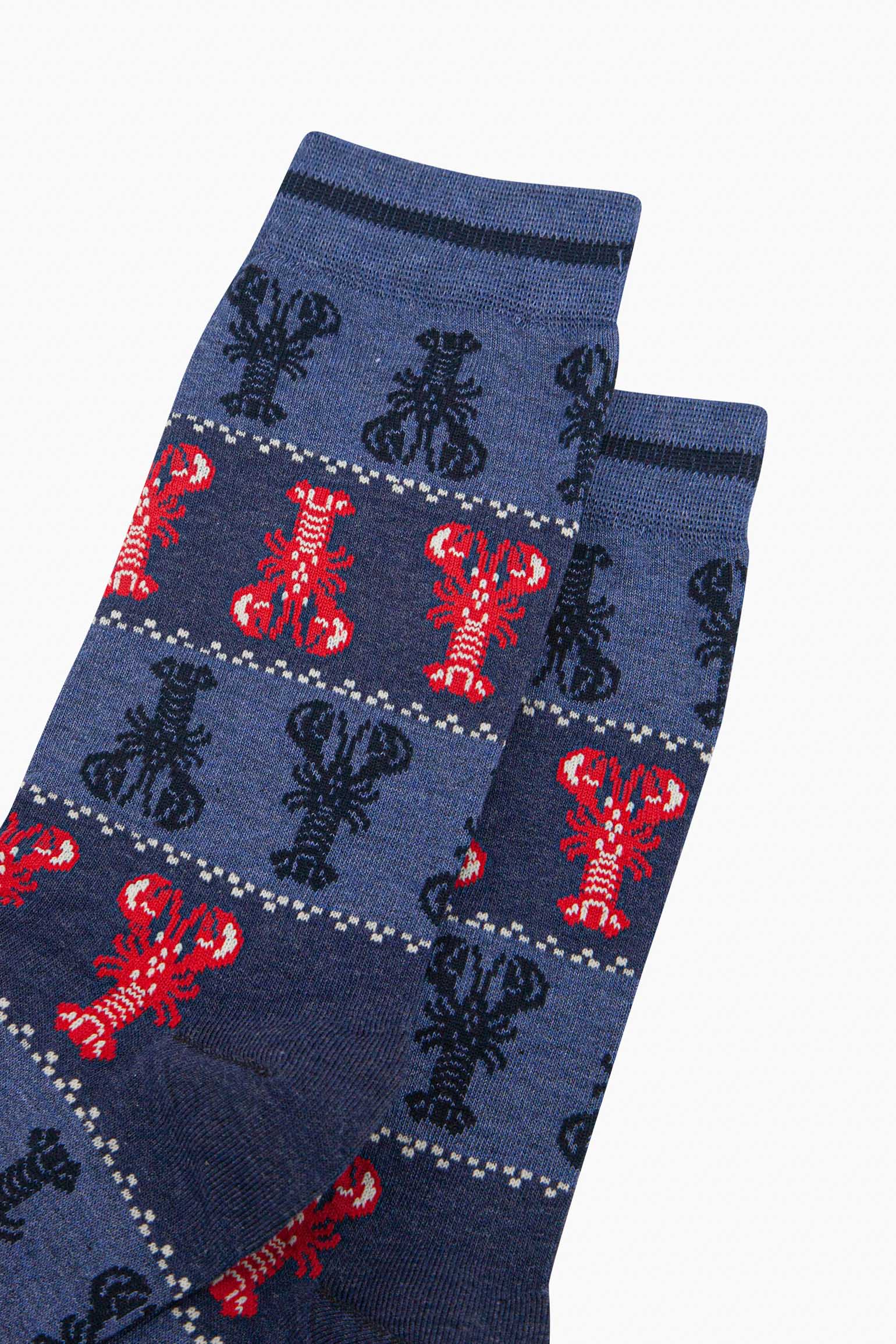 mens-bamboo-socks-denim-blue-lobster-fair-isle-close-up-white-fair-isle-dots-large-red-and-blue-lobsters