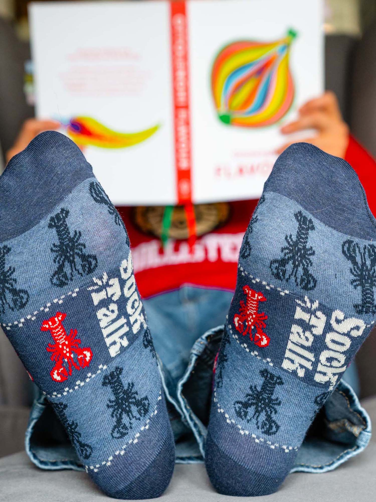 lobster-fair-isle-print-bamboo-socks-blue-red