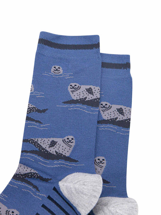 mens-bamboo-socks-denim-blue-seals-close-up-seals-lying-on-rocks-and-heads-above-waterline
