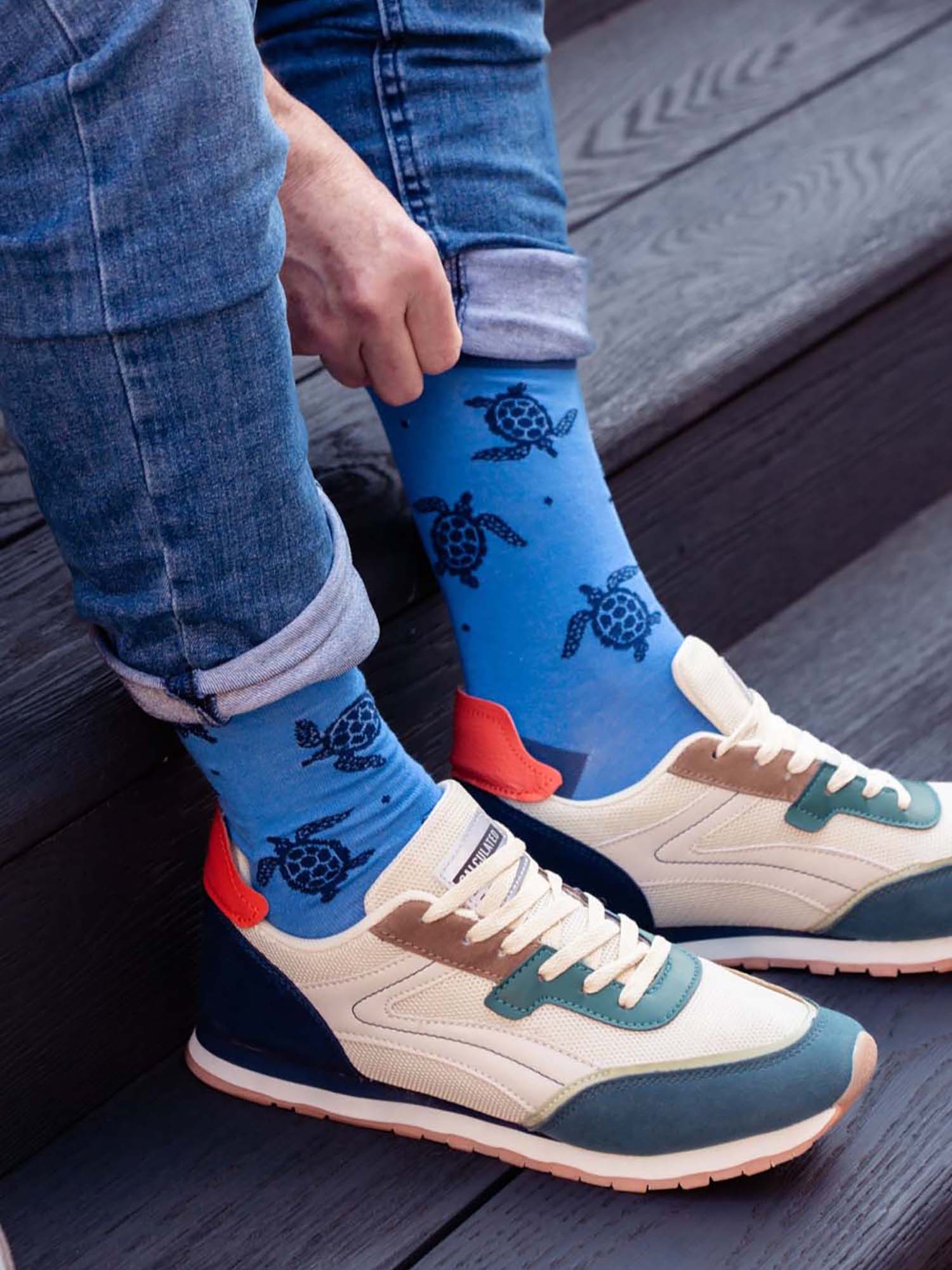 turtle-print-bamboo-socks-blue