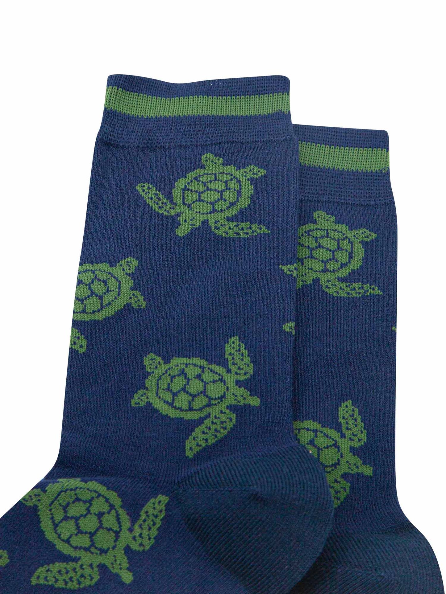mens-bamboo-socks-navy-blue-turtle-close-up