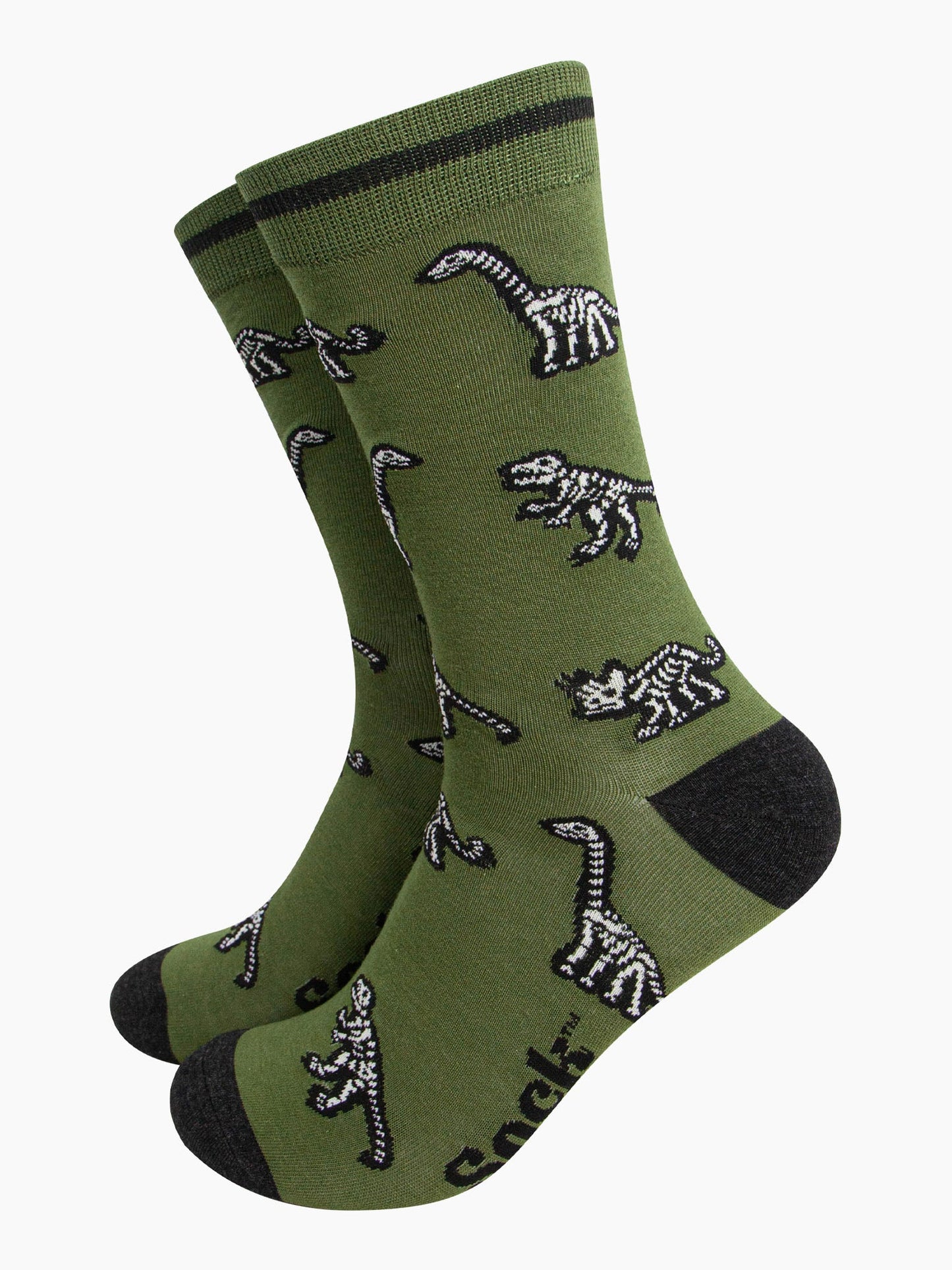 mens-bamboo-socks-green-dinosaur-skeletons-pattern-fossilised-t-rex-triceratops-brontosaurus