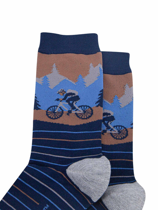mens-bamboo-socks-navy-blue-denim-blue-mountain-bike-scene-close-up