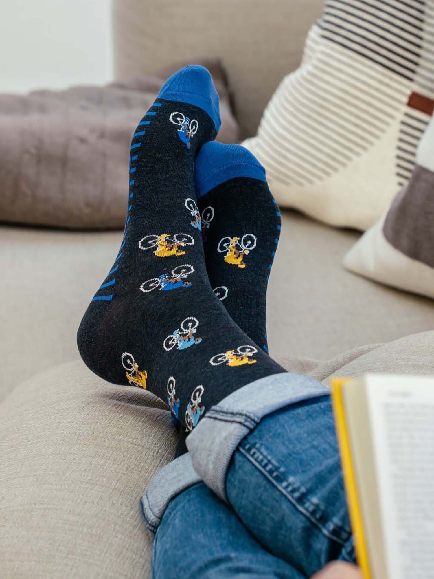 mens-bamboo-socks-navy-cyclists